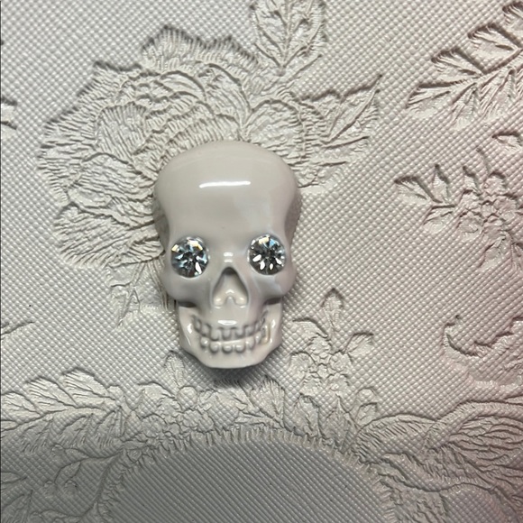 Betsey Johnson | Skull & Floral Embossed Tote w/Wallet - Picture 3 of 15